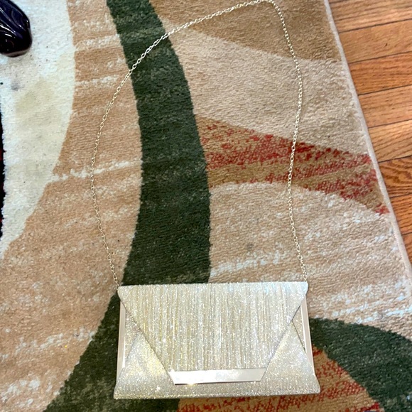 Gold Clutch with a long chain! (Like New) - Picture 2 of 5